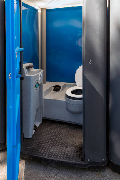 Porta potty delivery and setup in Caledonia, MS